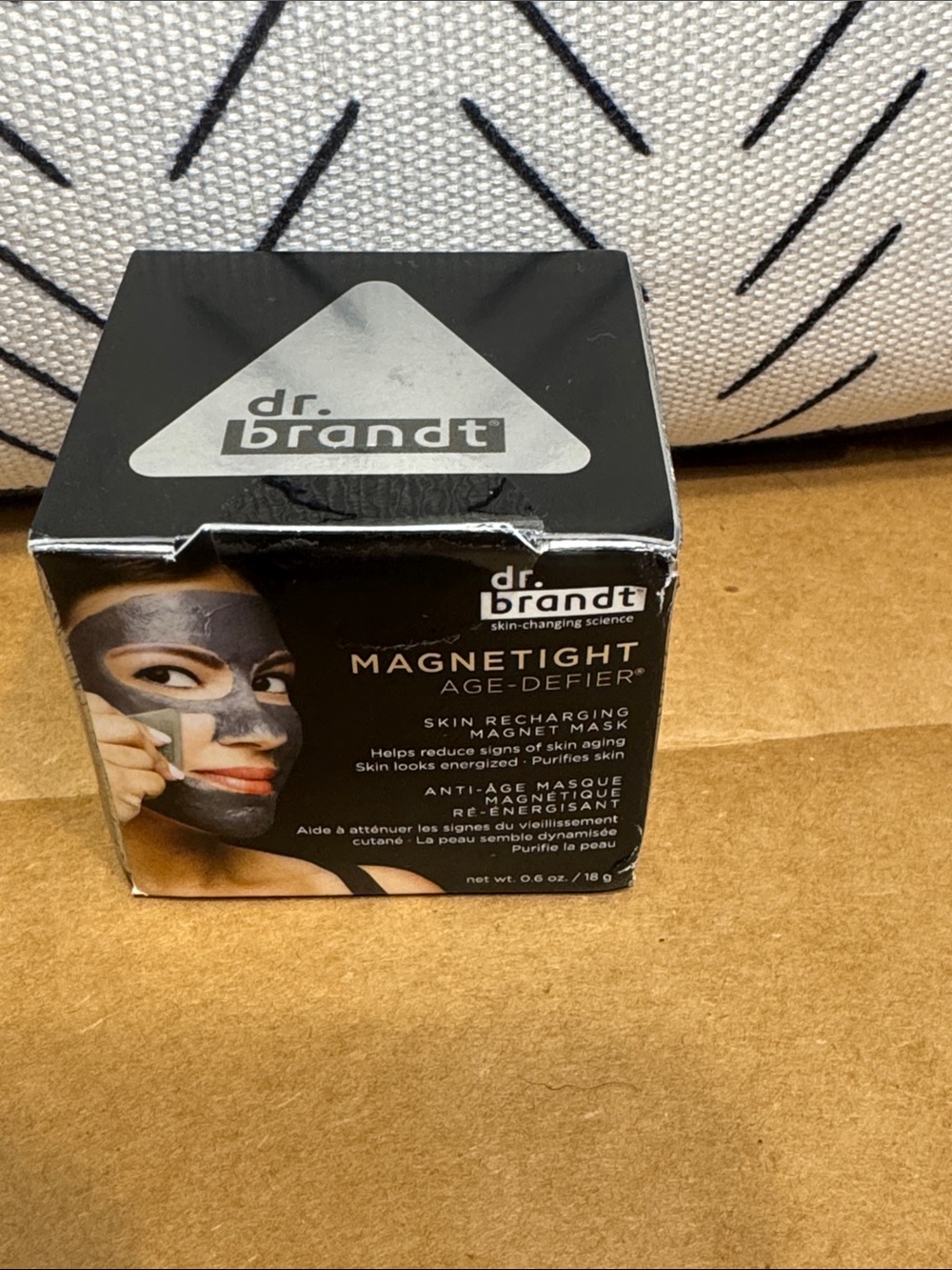 Dr. Brandt Magnetight Age-Defier Mask – Black Packaging